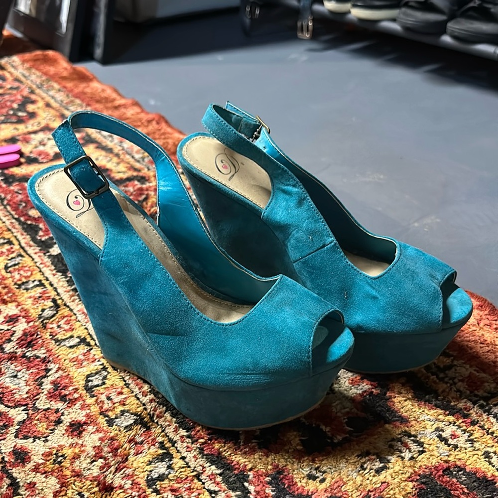 PRICE DROP!!!!! Teal wedges size 8.5 women’s PRICE DROP SUMMER SANDALS!!!!
